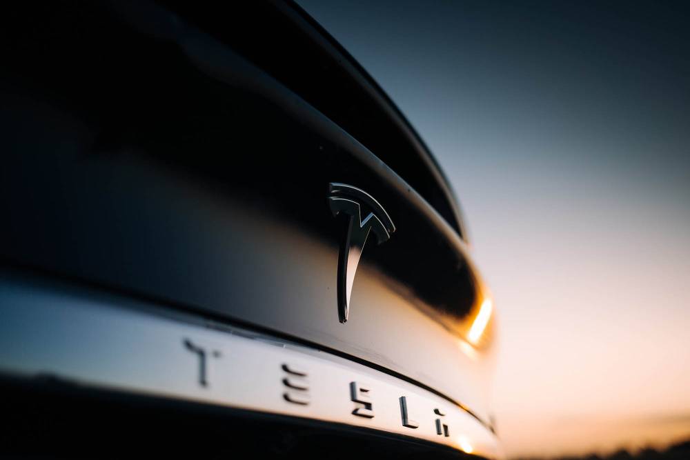 Réparateur agréé Tesla près de Pessac
