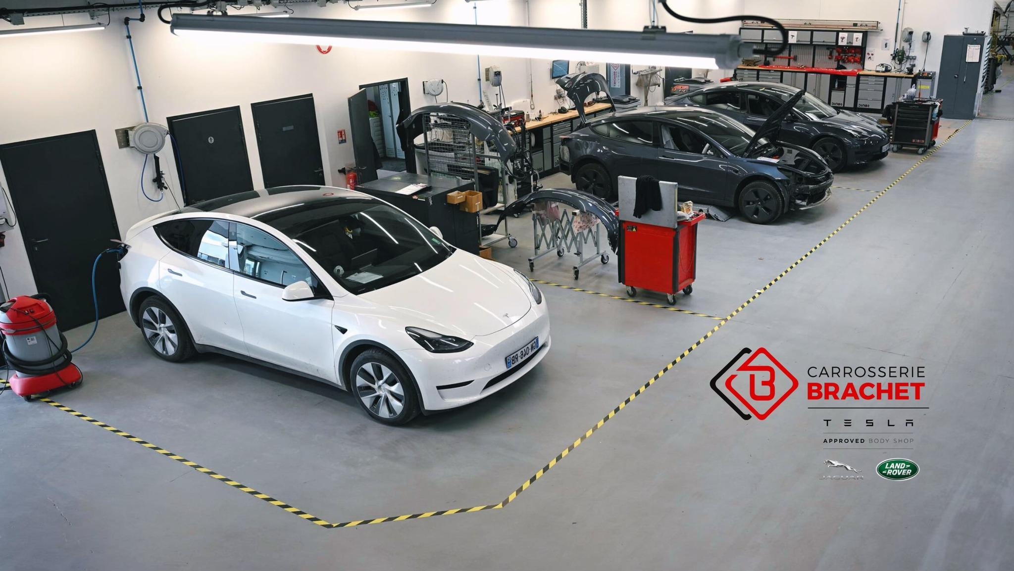 Sweat à Capuche 'Peintre De Carrosserie Automobile' - Idée Cadeau Pour Mécanicien, Garage, Fan De Voitures